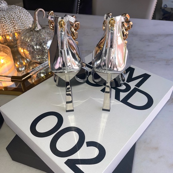 Versace Gold Medusa Chain Leather Sandal in Silver Mixed Metals - Picture 8 of 16